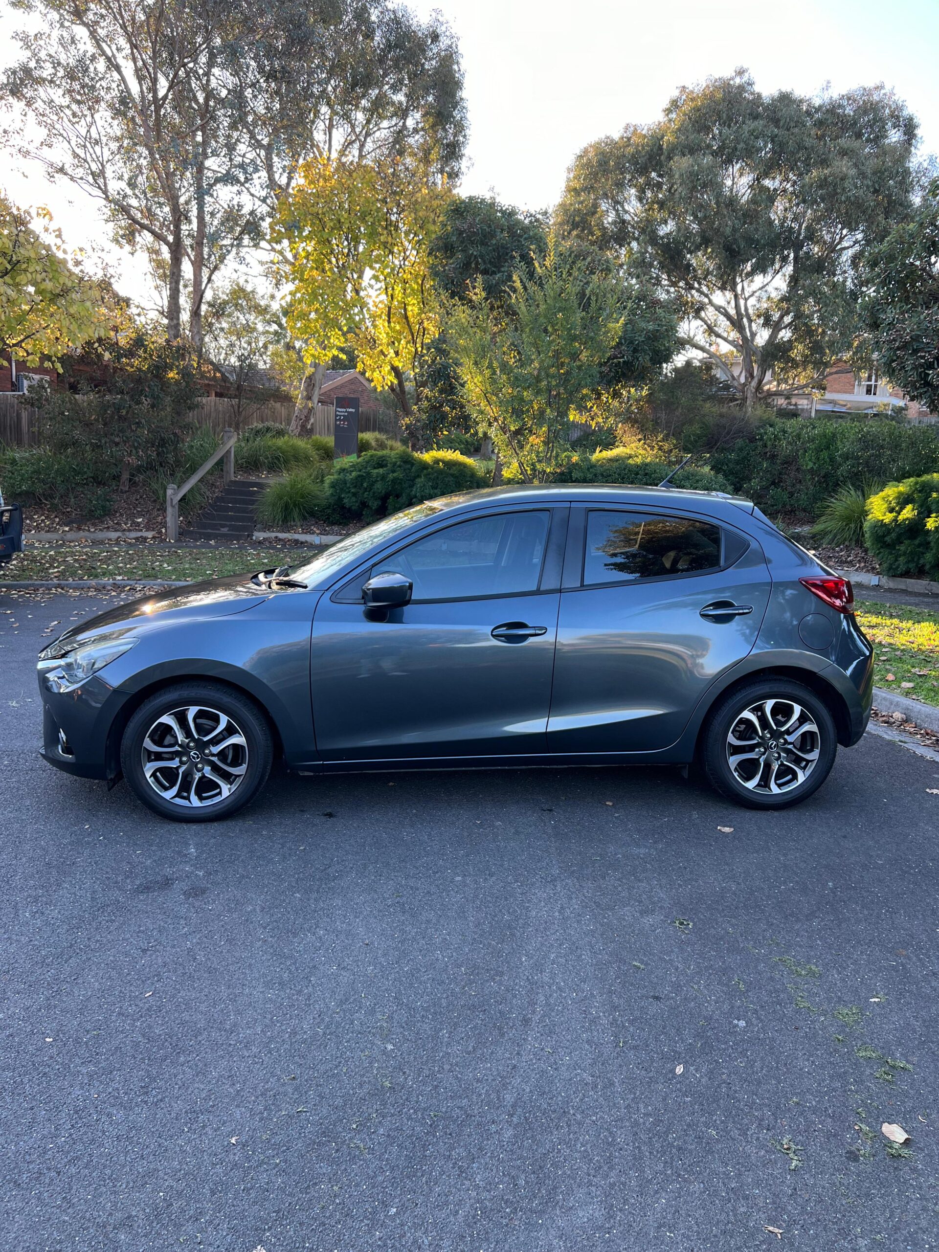 Mazda 2 Genki 2015( TOP OF THE RANGE ) - Dealuxecars